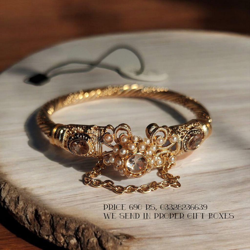 Beautiful adjustable bracelet