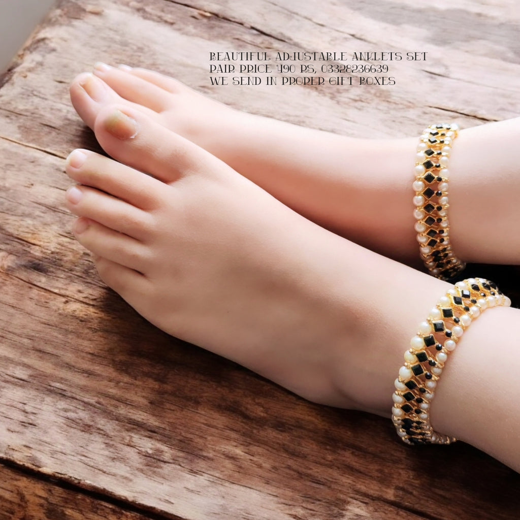 Beautiful adjustable Anklets Pair