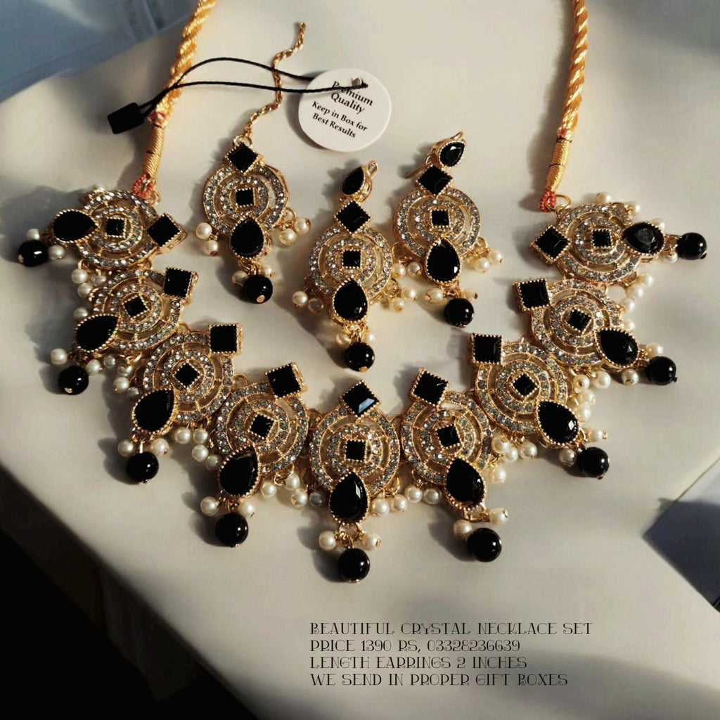 Beautiful crystal Necklace set