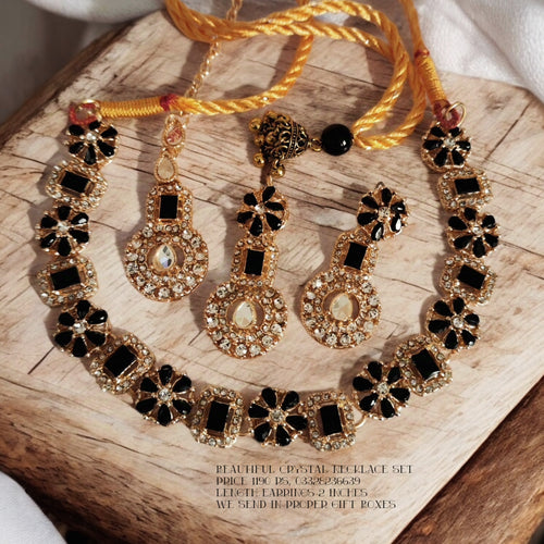 Beautiful crystal necklace set