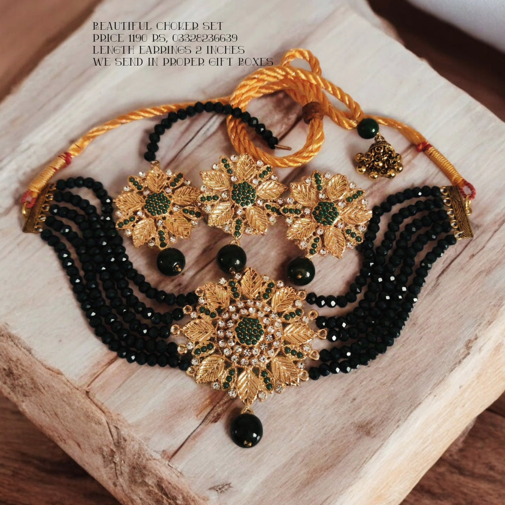 Beautiful choker set