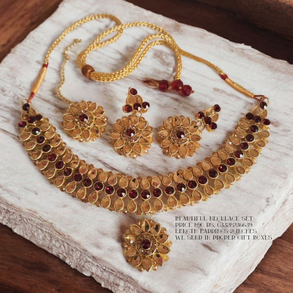 Beautiful adjustable Necklace set