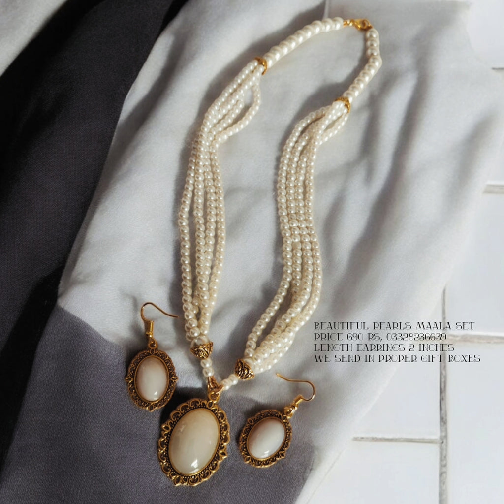 Beautiful pearls Maala set