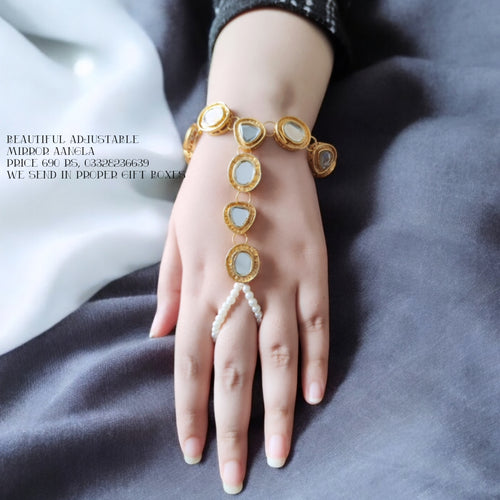 Beautiful adjustable Hand cuff