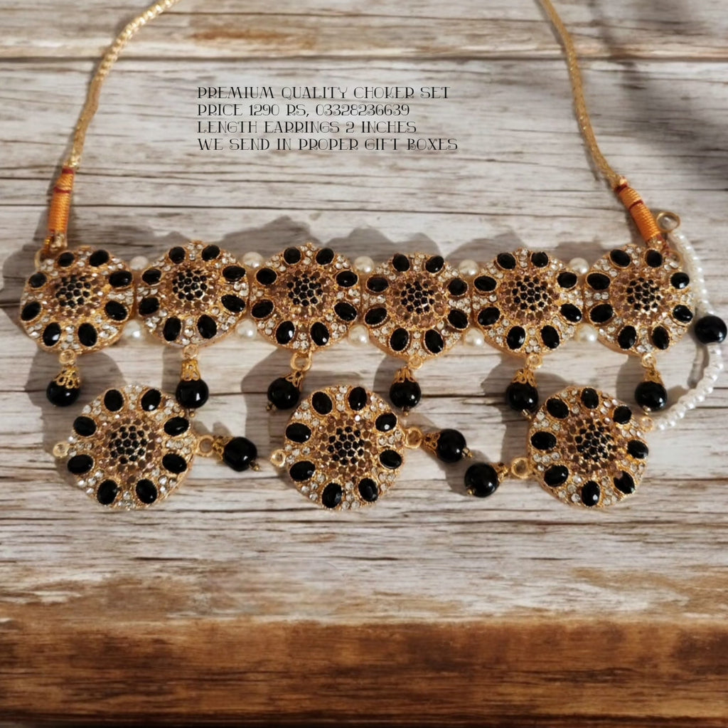 Beautiful choker set