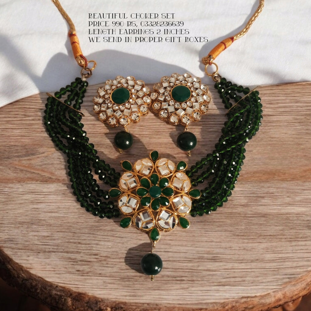 Fine Kundan choker set