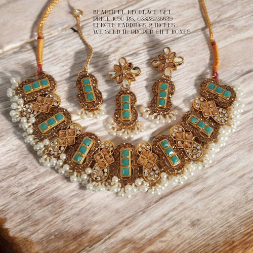 Beautiful, adjustable Necklace set