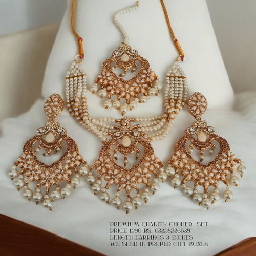 Premium choker set
