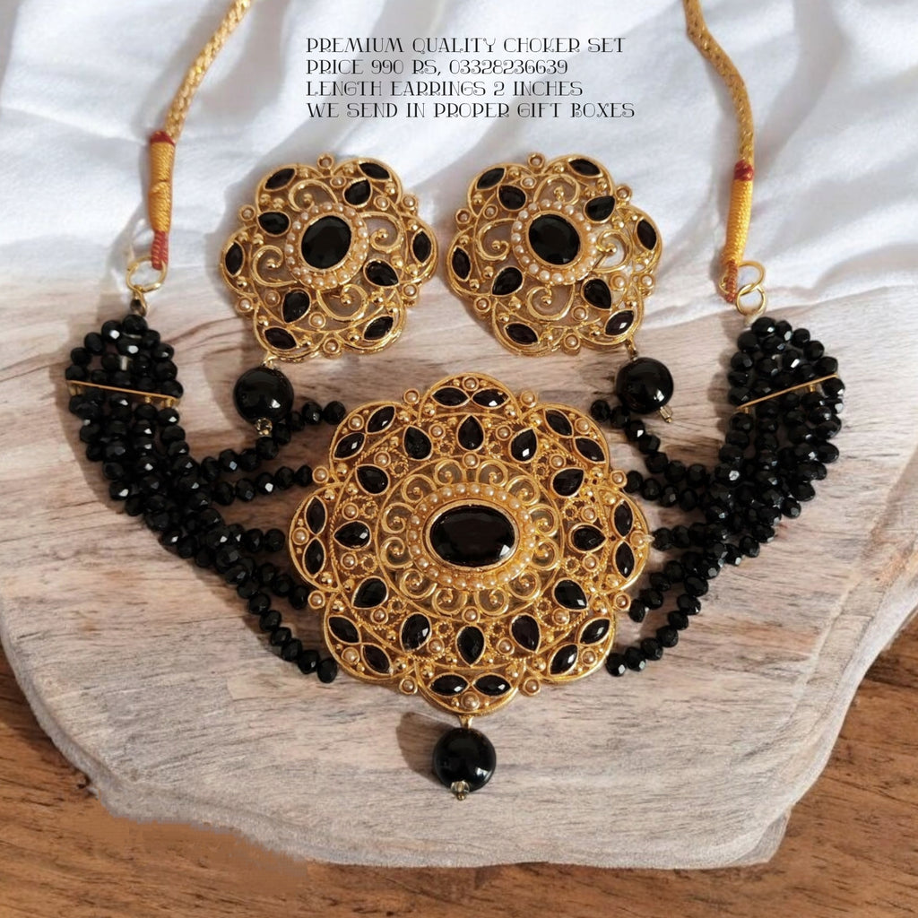 Gorgeous Nauratan choker set