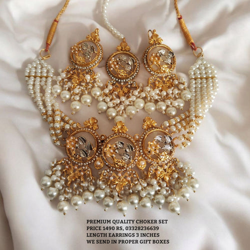 Premium Pearls Choker set