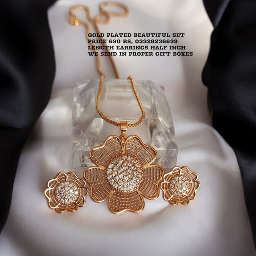 Beautiful Gold plated set with gold plated chain
