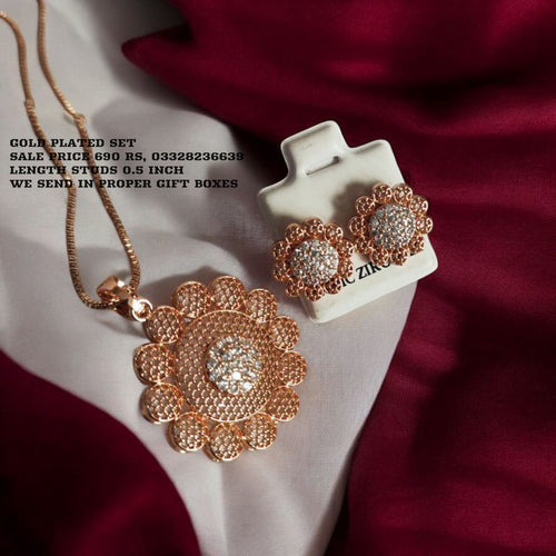 Gold plated set with gold plated chain