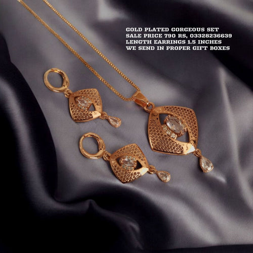 Gold plated Pendant set with gold plated chain