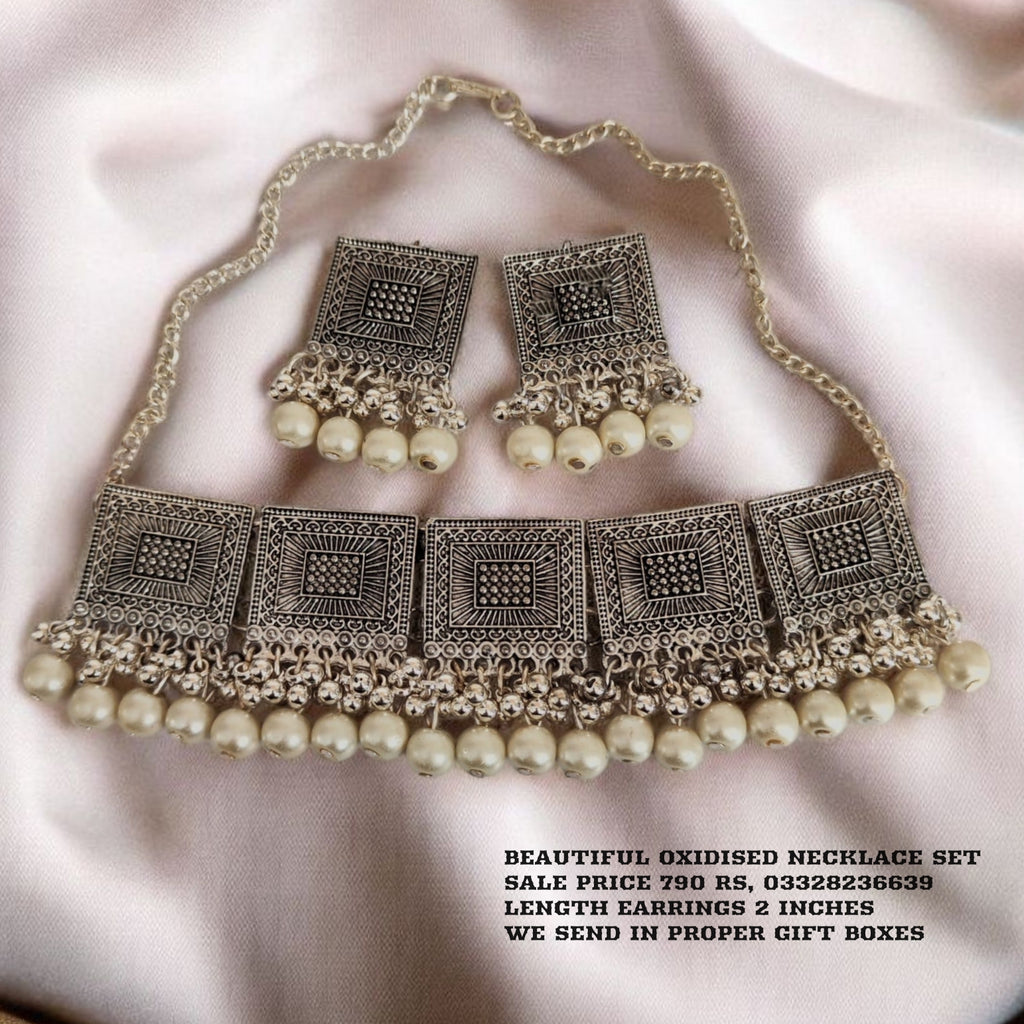 Gorgeous Choker set