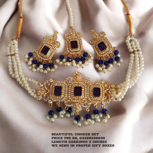 Premium choker set