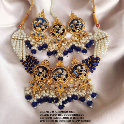 Premium choker set