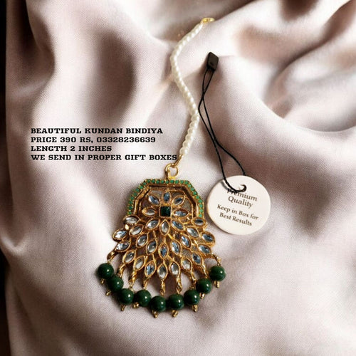 Beautiful Kundan Bindiya