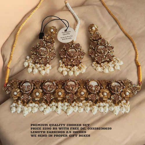 Premium choker set