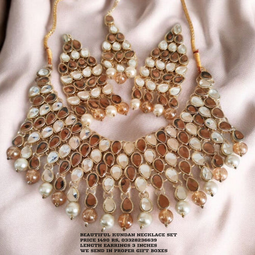 Beautiful broad Kundan Necklace set