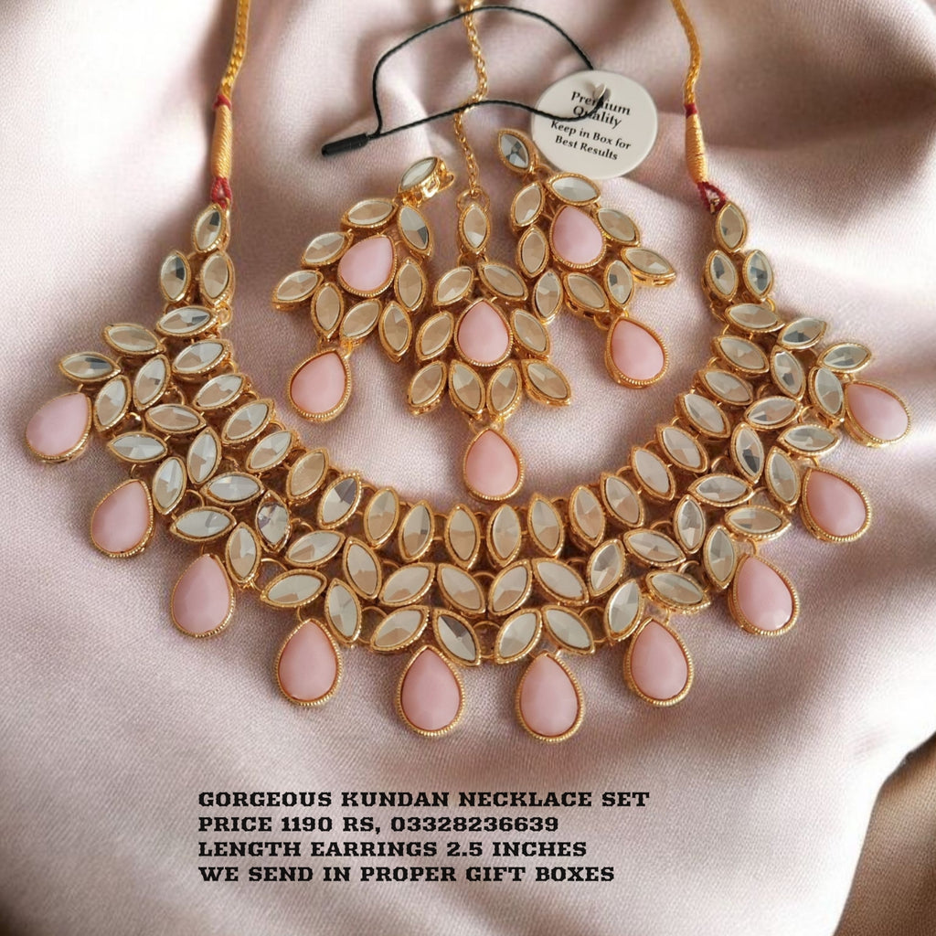 Beautiful Kundan Necklace set