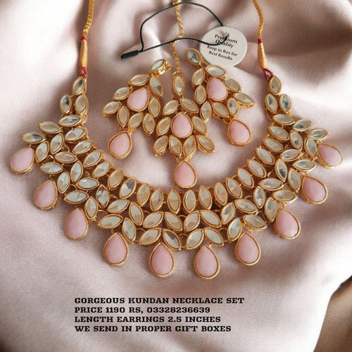 Beautiful Kundan Necklace set