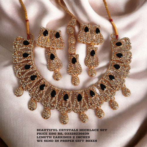 Fine crystals studded necklace set