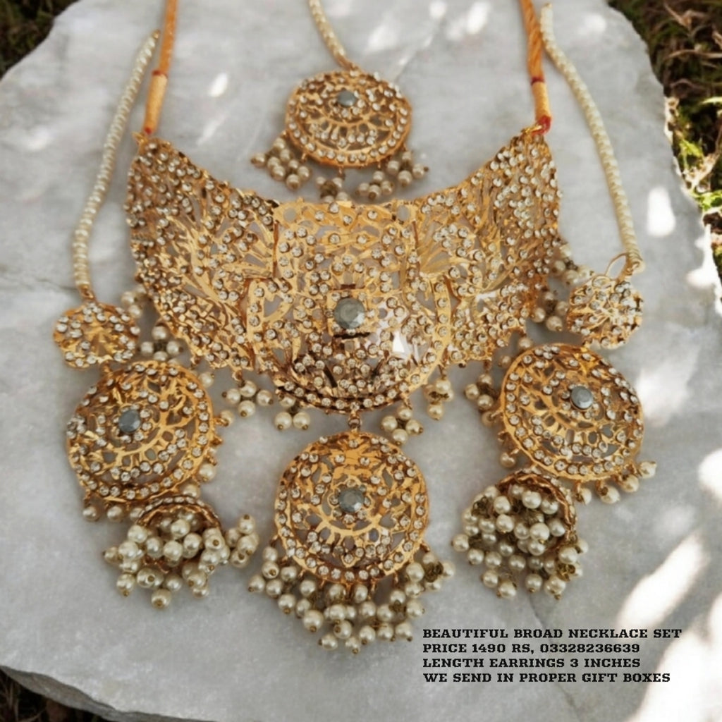 Gorgeous Lightweight Necklace set