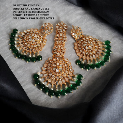 Beautiful Kundan Bindiya and Earrings