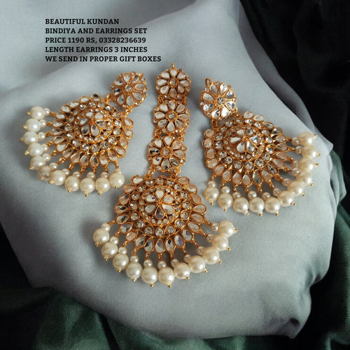 Kundan studded Bindiya and Earrings set