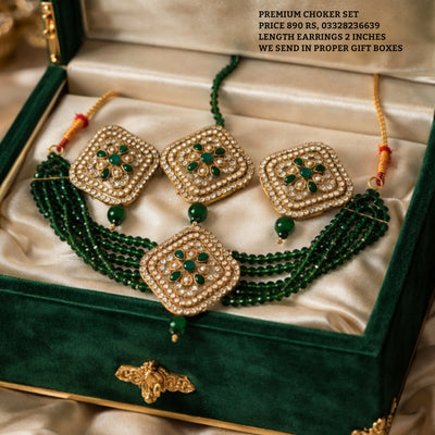 Premium choker set