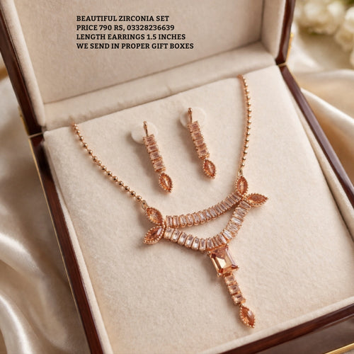 Beautiful Zirconia Pendant set