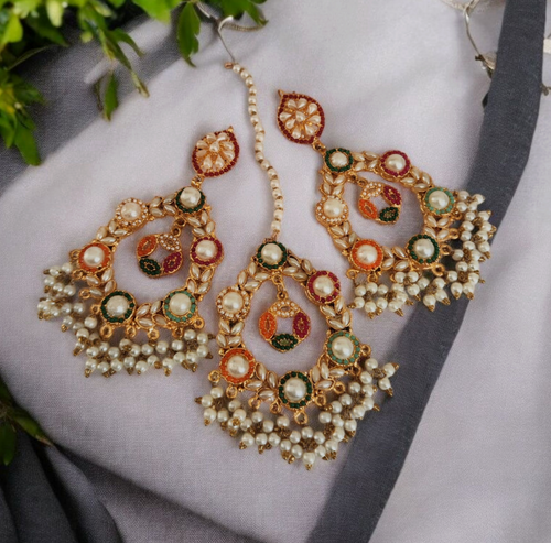 Beautiful Bindiya and Earrings set