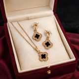 Beautiful Clover Pendant set