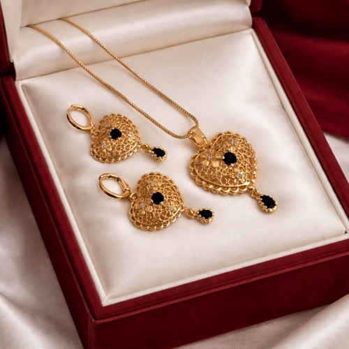 Gold plated gorgeous pendant set