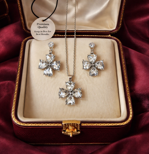 Crystals studded beautiful pendant set