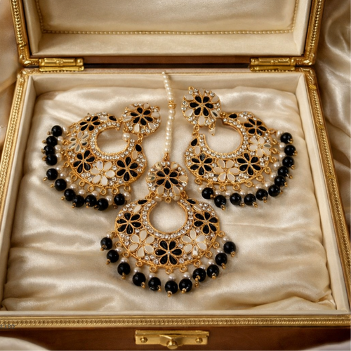 Beautiful Bindiya and Earrings