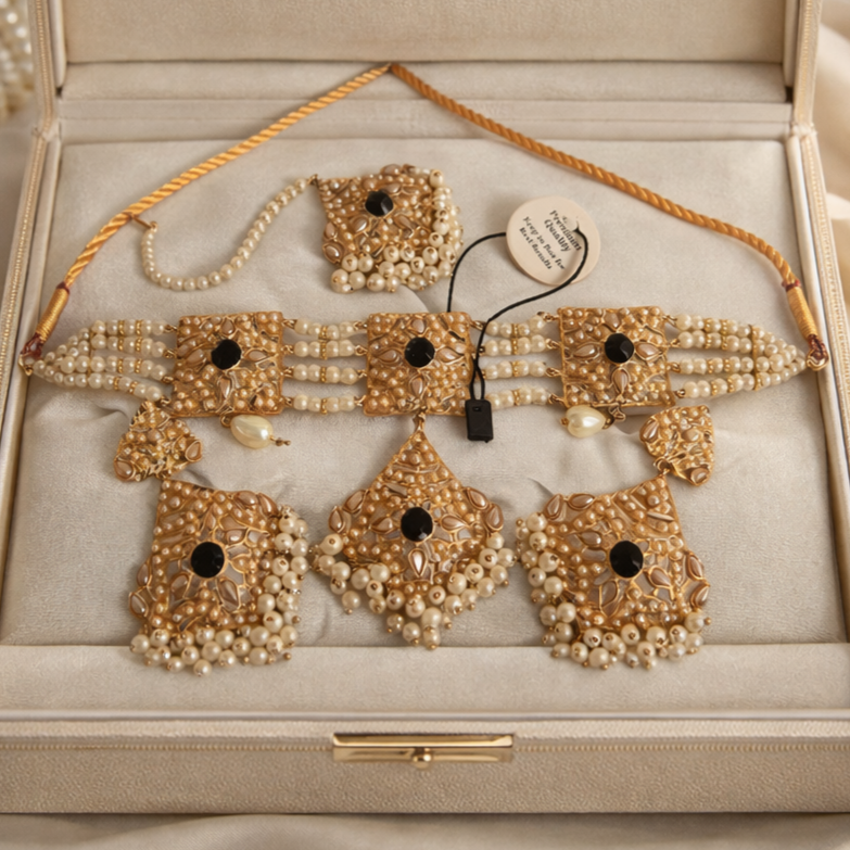 Beautiful choker set