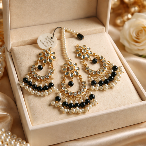 Fine Kundan Bindiya and Earrings