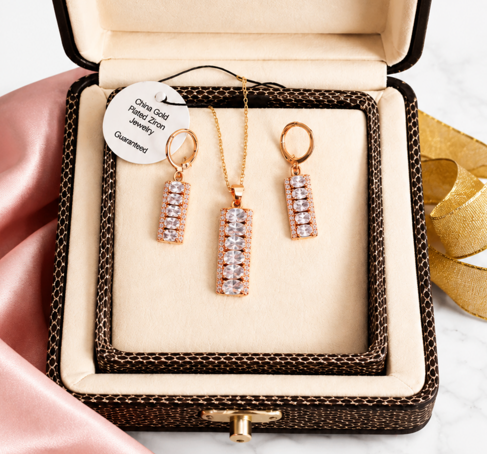 Gold plated Pendant set with gold plated chain