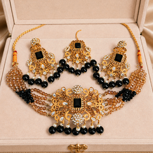 Gorgeous kundan choker set
