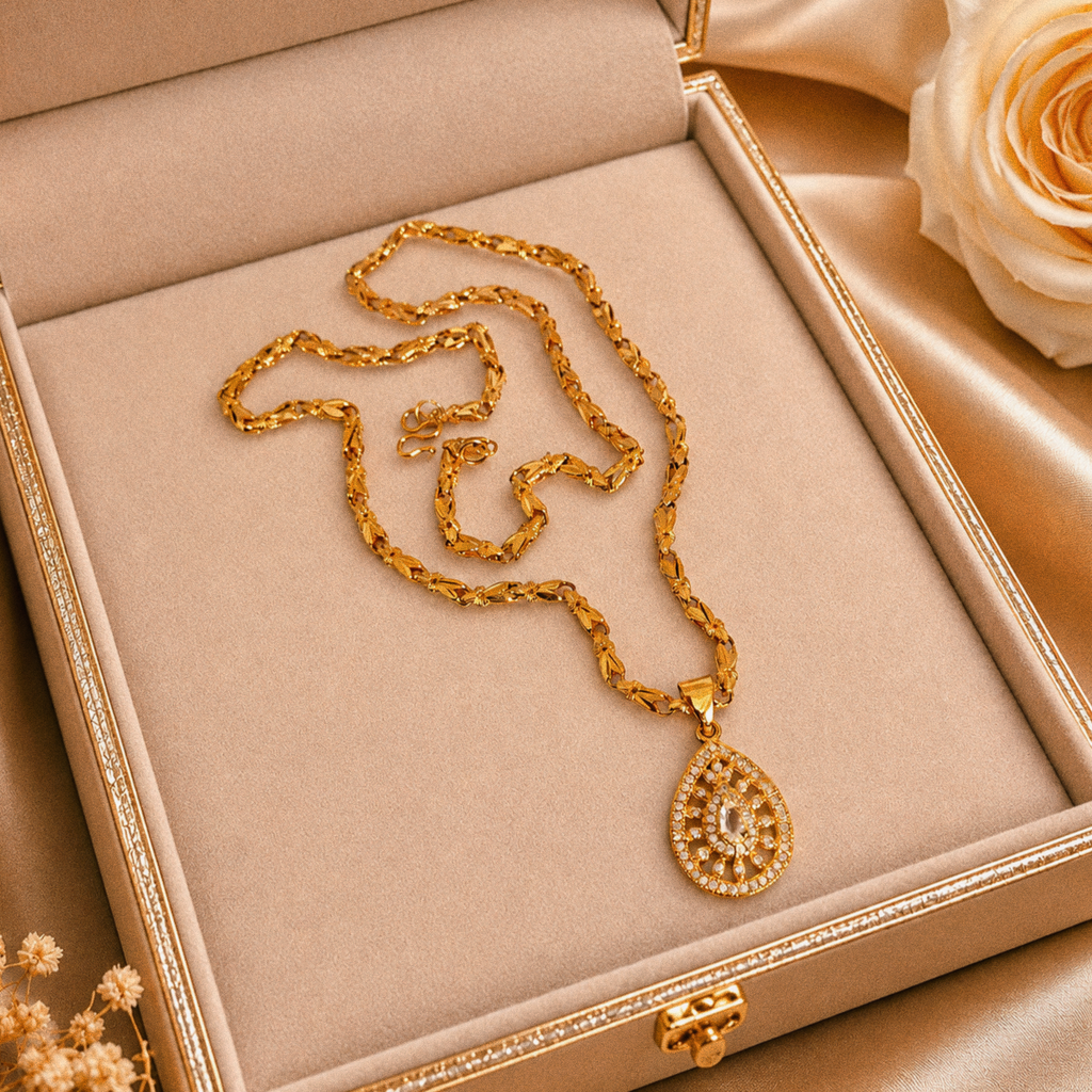 Gold plated Pendant and Chain