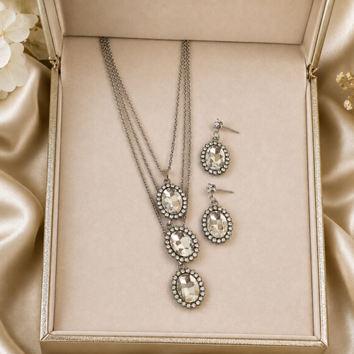 Beautiful 3 Layer Pendant set