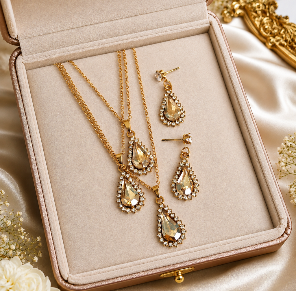Beautiful 3 Layer Pendant set