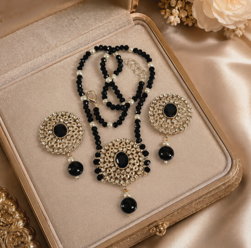 Beautiful Short Maala set