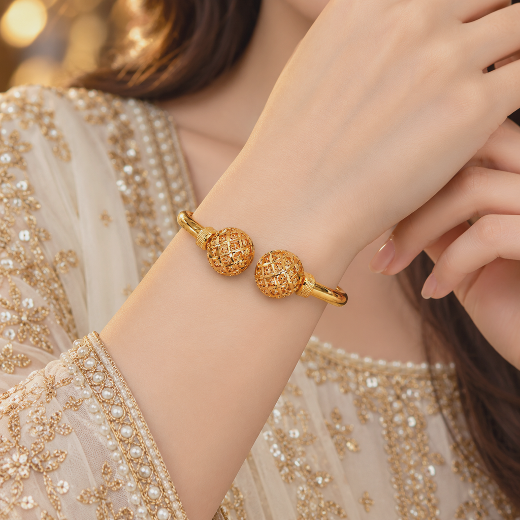 Gold plated adjustable Bracelet