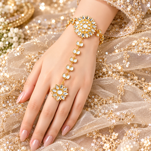 Beautiful, adjustable kundan Slave Bracelet