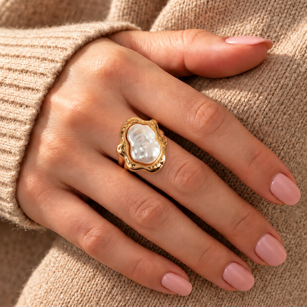 Beautiful adjustable Ring